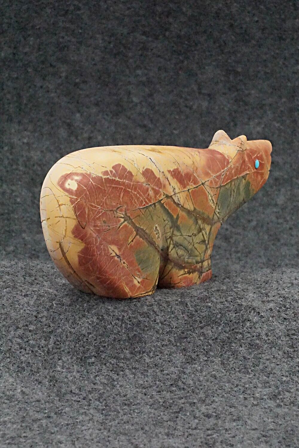 Bear Zuni Fetish Carving - Ronnie Lunasee