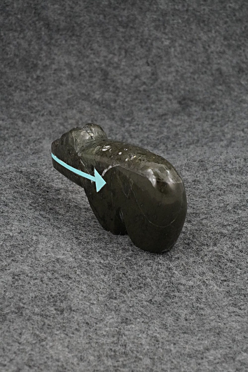 Bear Zuni Fetish Carving - Bernard Laiwakete