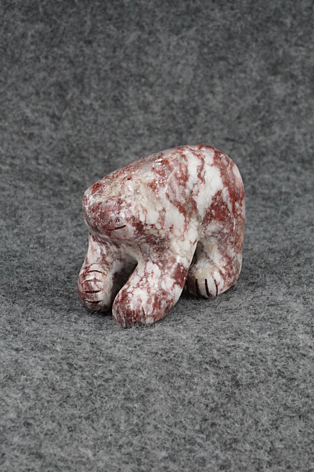 Bear Zuni Fetish Carving - Rick Kallestewa