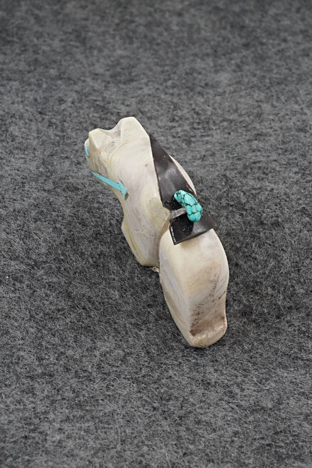 Bear Zuni Fetish Carving - Donovan Laiwakete