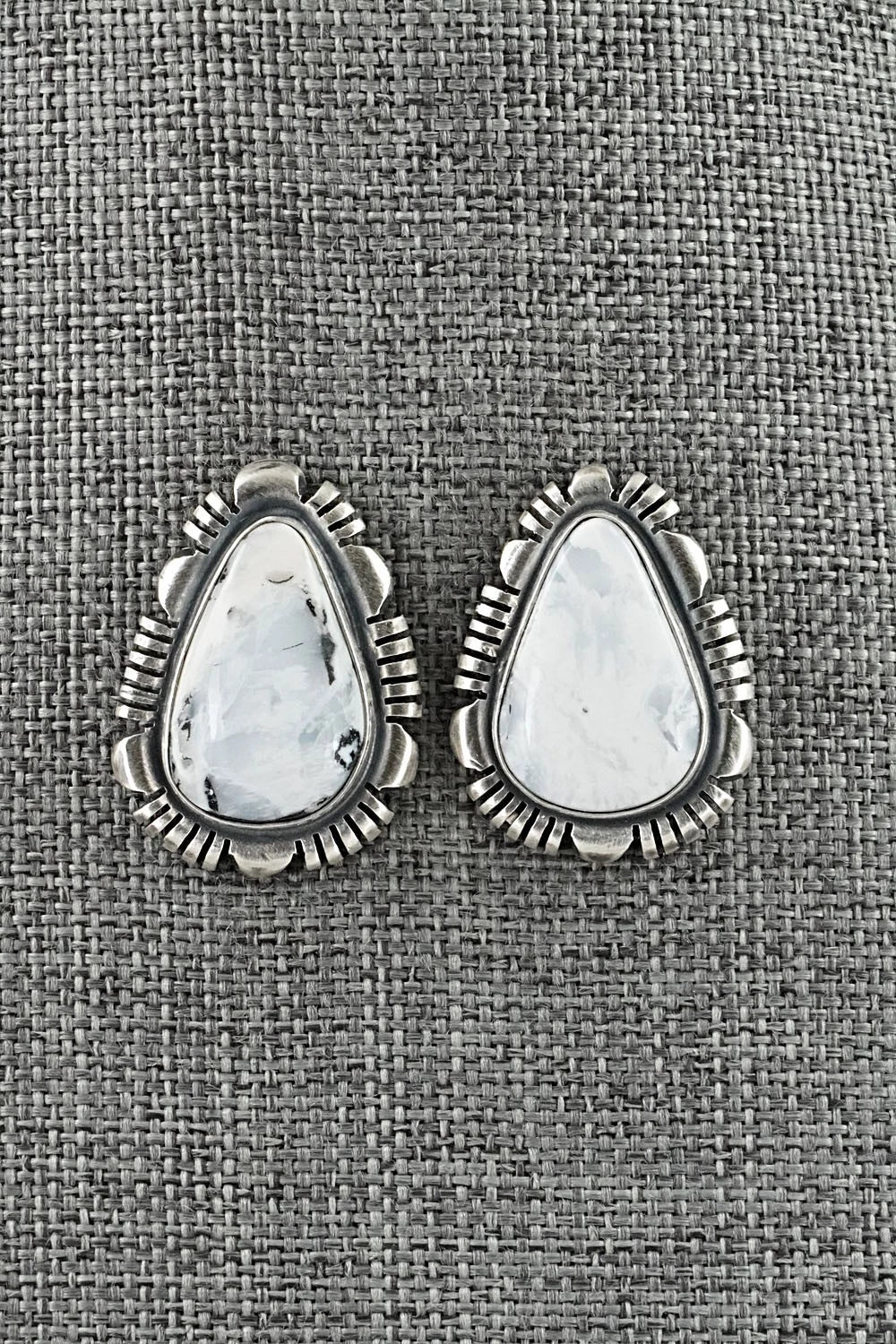 White Buffalo & Sterling Silver Necklace and Earrings Set - Mark Yazzie