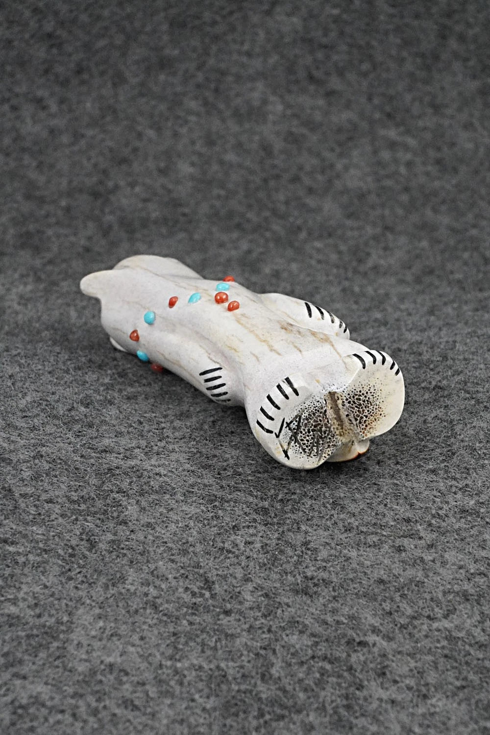 Bear Zuni Fetish Carving - Claudia Peina