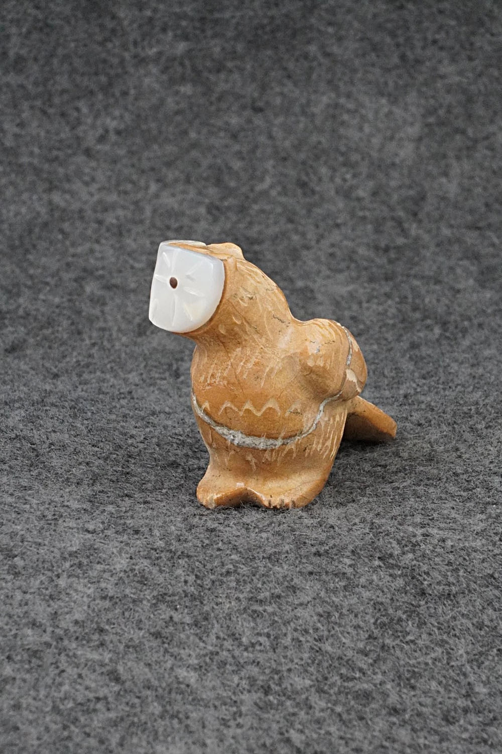 Owl Zuni Fetish Carving - Freddie Leekya