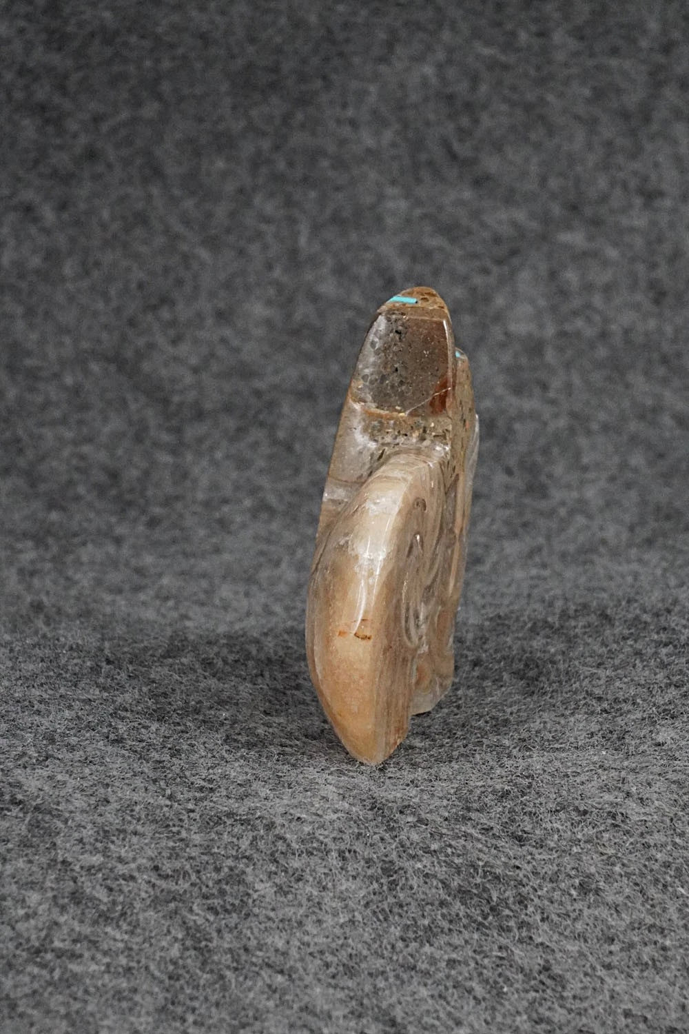 Bear Zuni Fetish Carving - Kenric Laiwakete