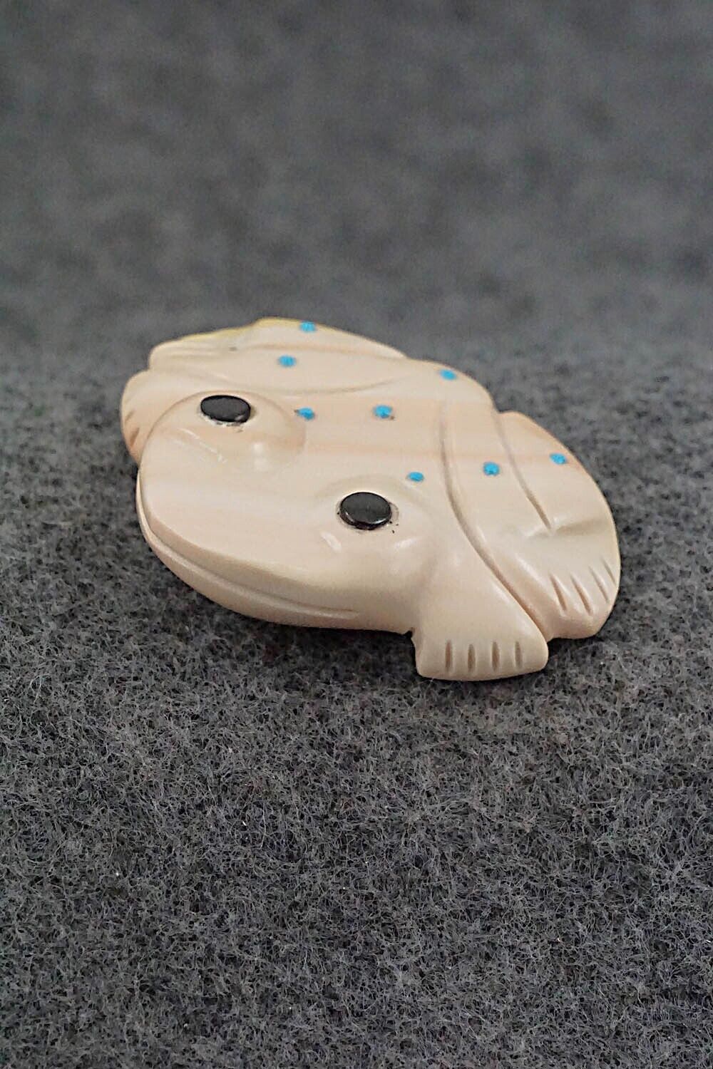 Frog Zuni Fetish Carving - Reynold Lunasee