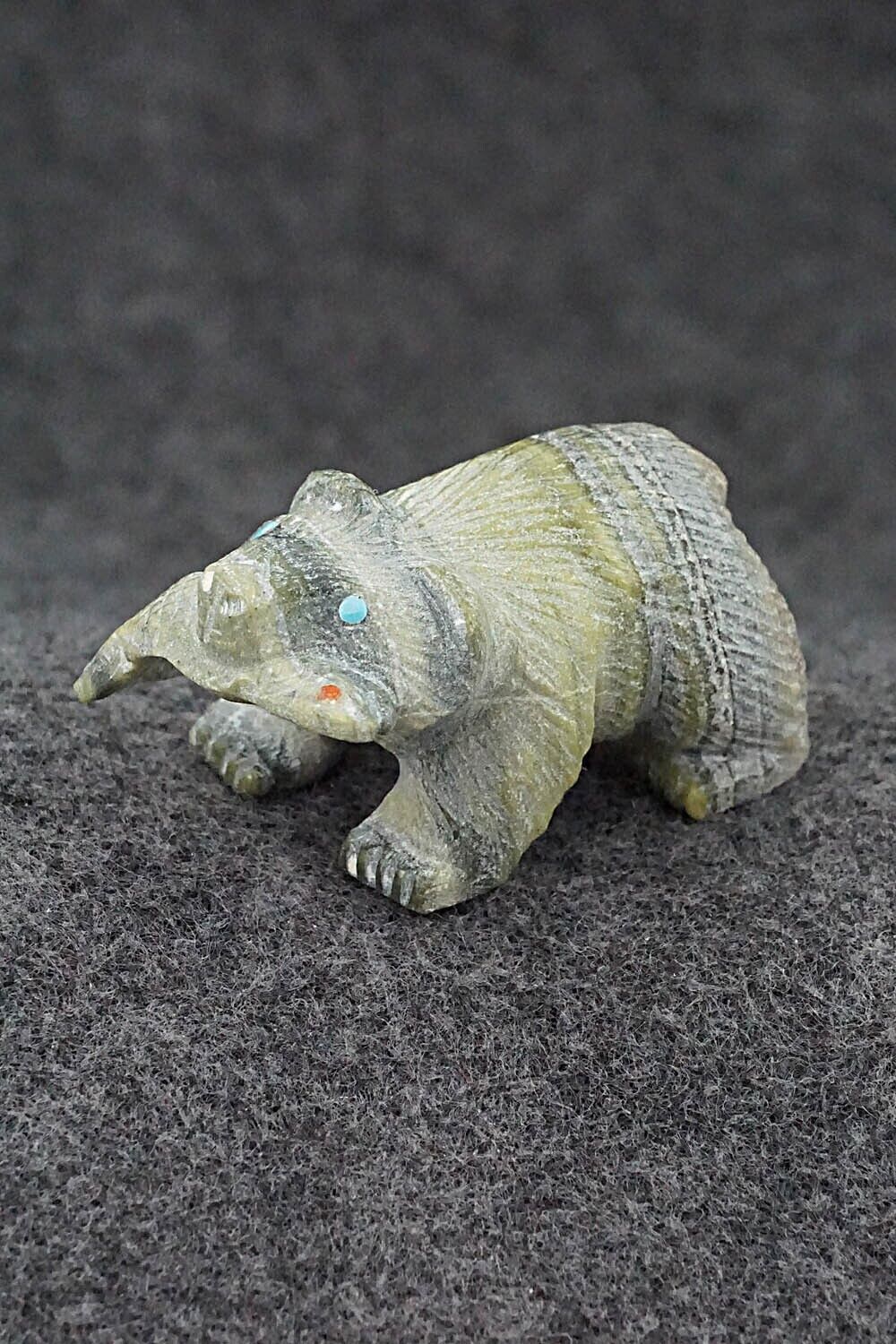 Bear with Fish Zuni Fetish Carving - Derrick Kaamasee