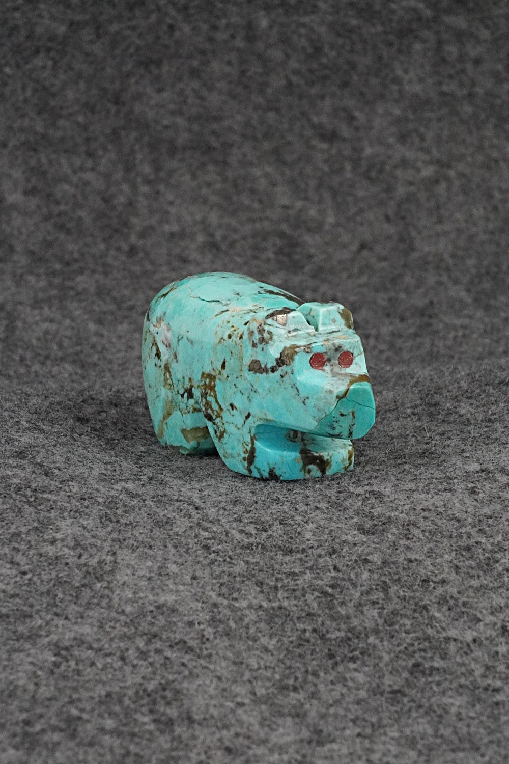 Bear Zuni Fetish Carving - Bernard Laiwakete