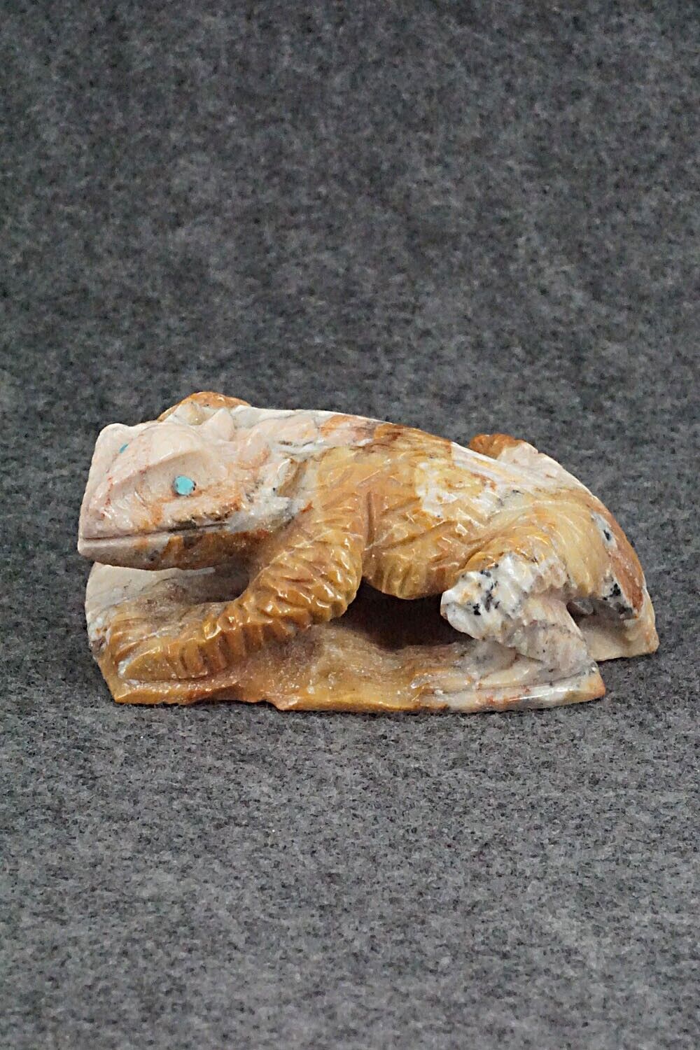 Horned Toad Zuni Fetish Carving - Derrick Kaamasee