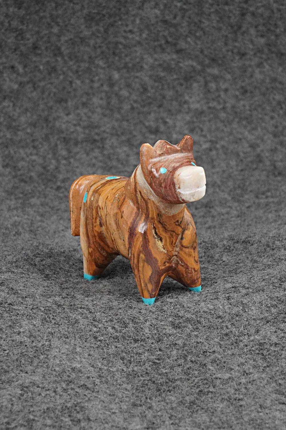 Horse Zuni Fetish Carving - Enrike Leekya