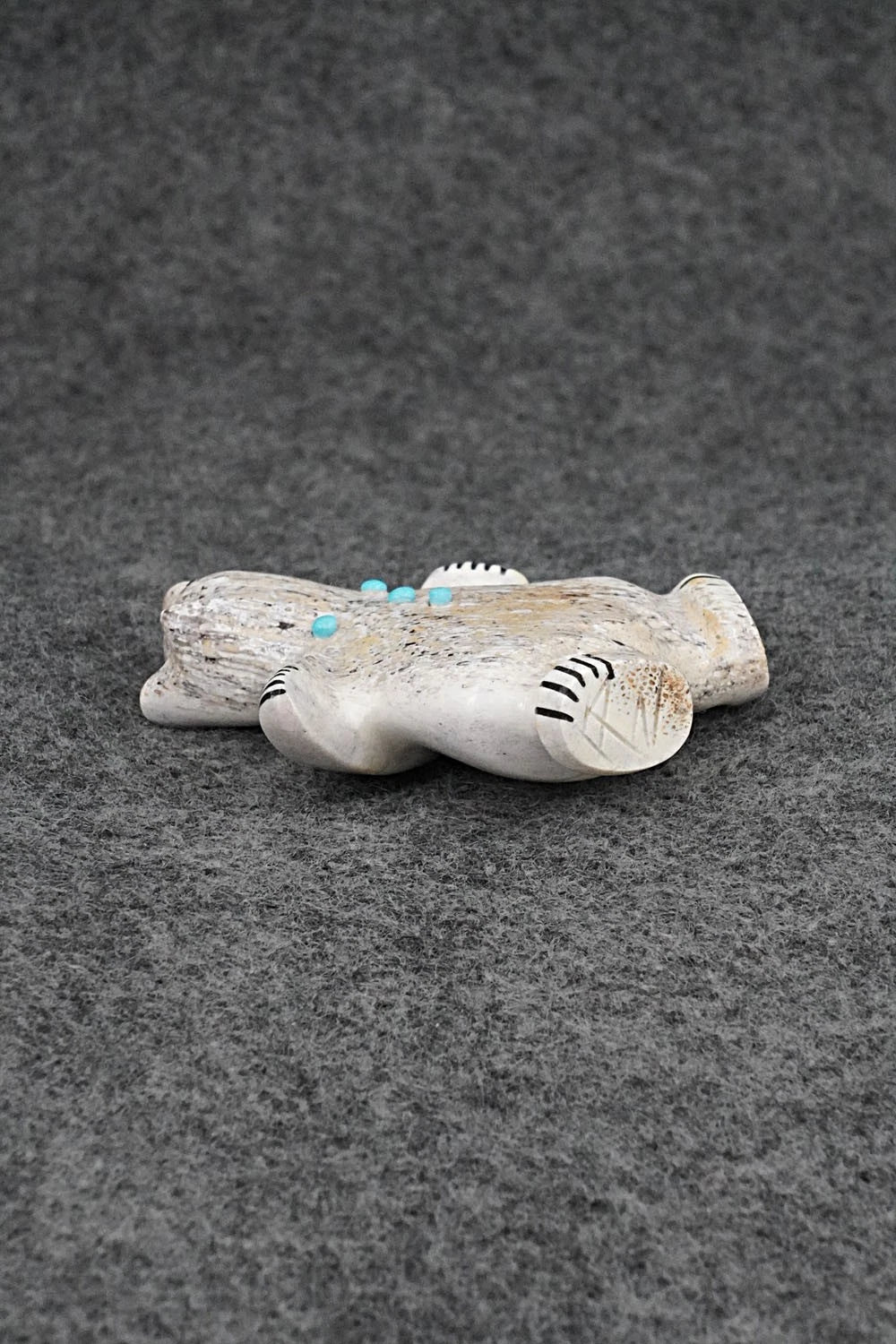 Bear Zuni Fetish Carving - Claudia Peina
