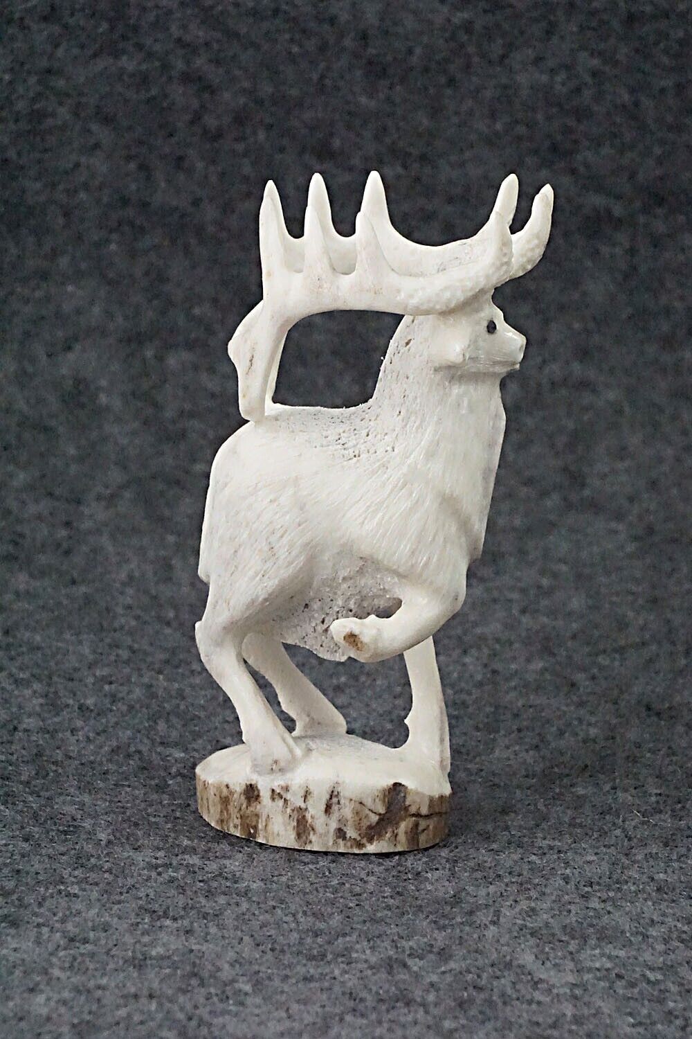 Elk Zuni Fetish Carving - Maxx Laate