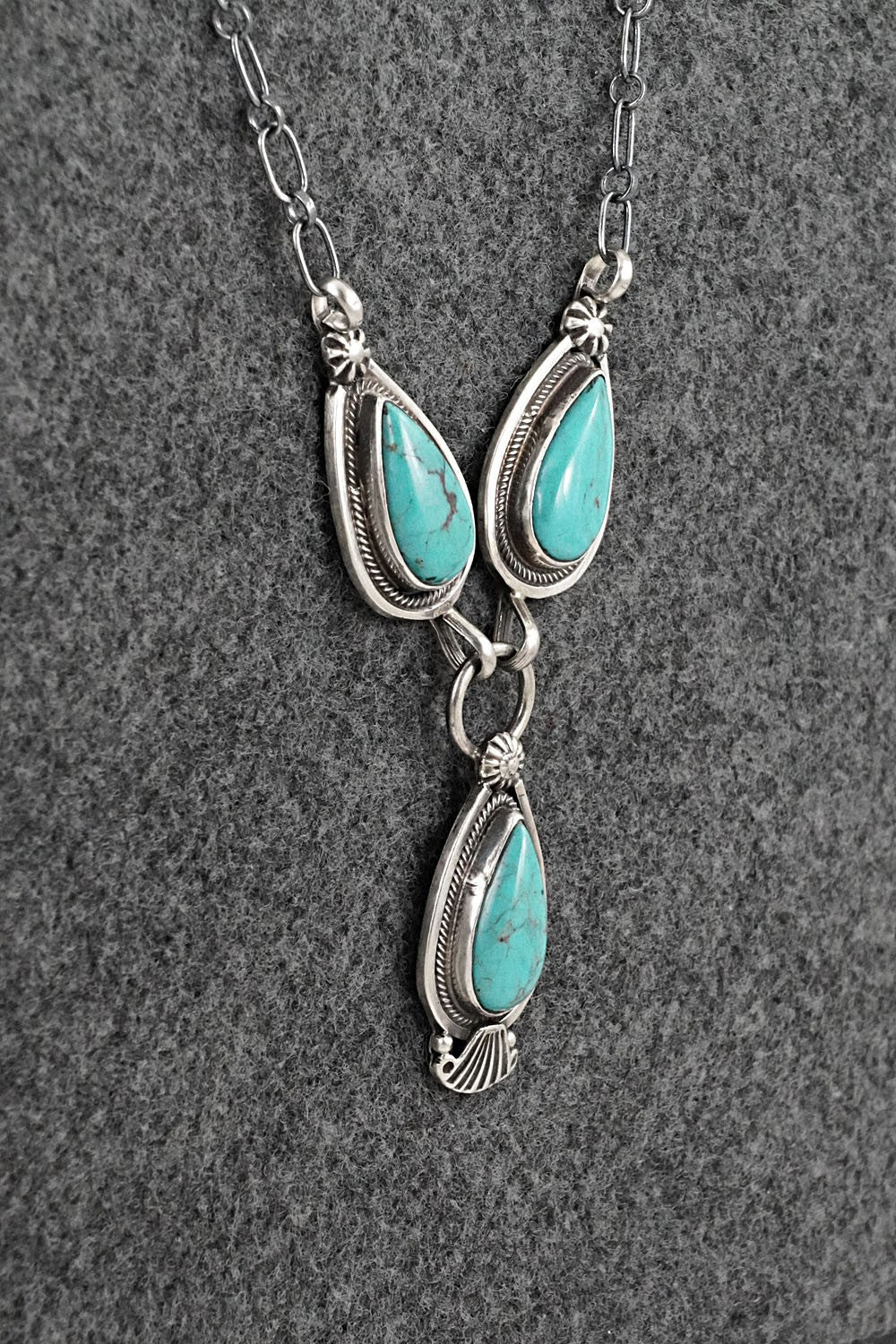 Turquoise & Sterling Silver Necklace - Verley Betone