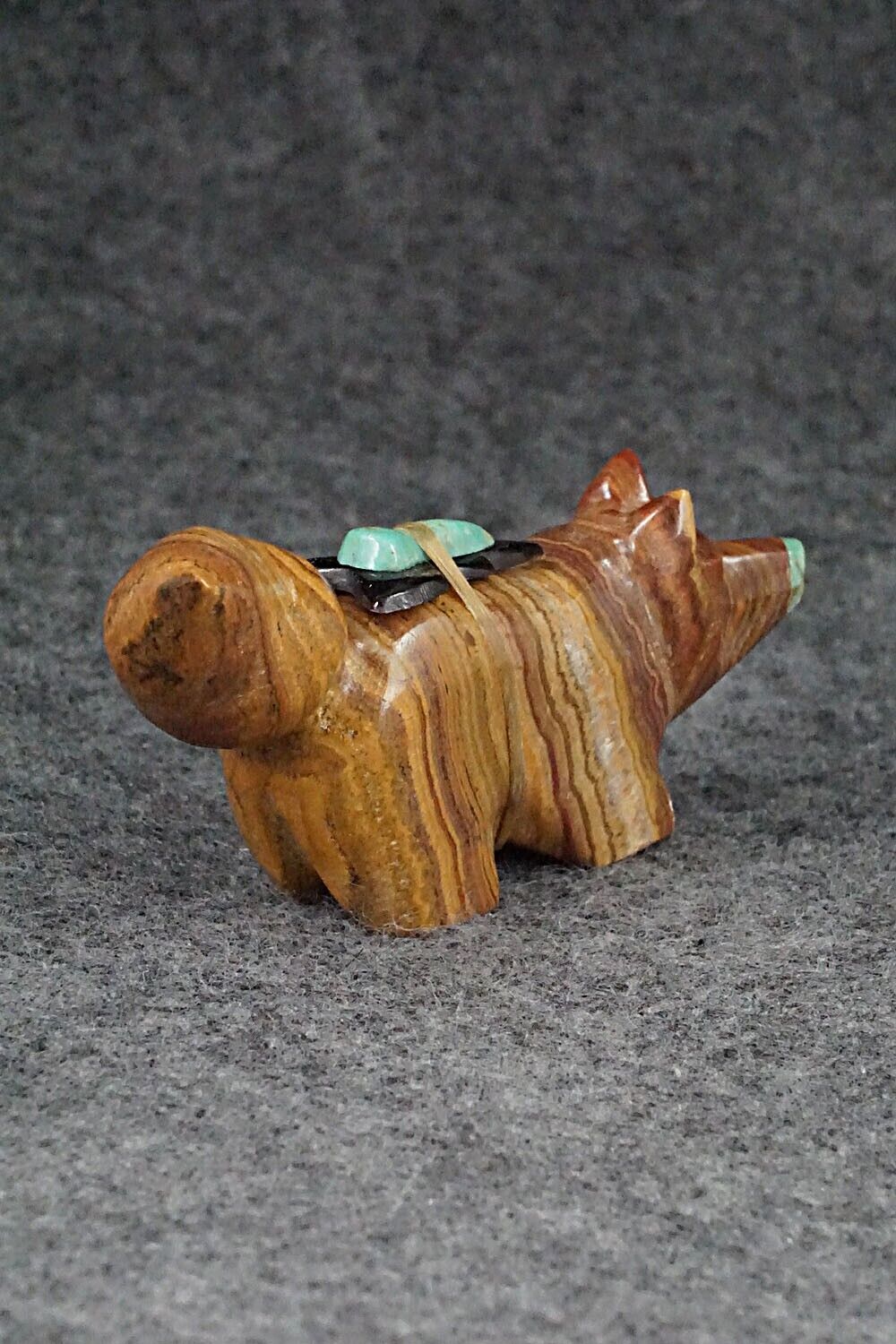 Wolf Zuni Fetish Carving - Enrike Leekya