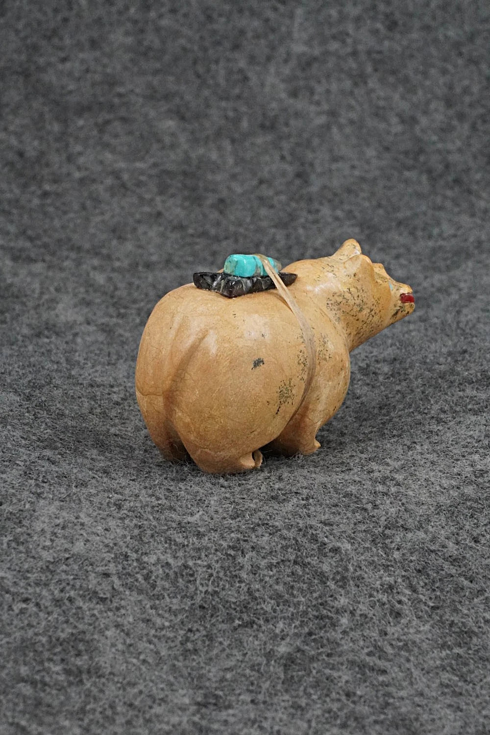 Bear Zuni Fetish Carving - Freddie Leekya
