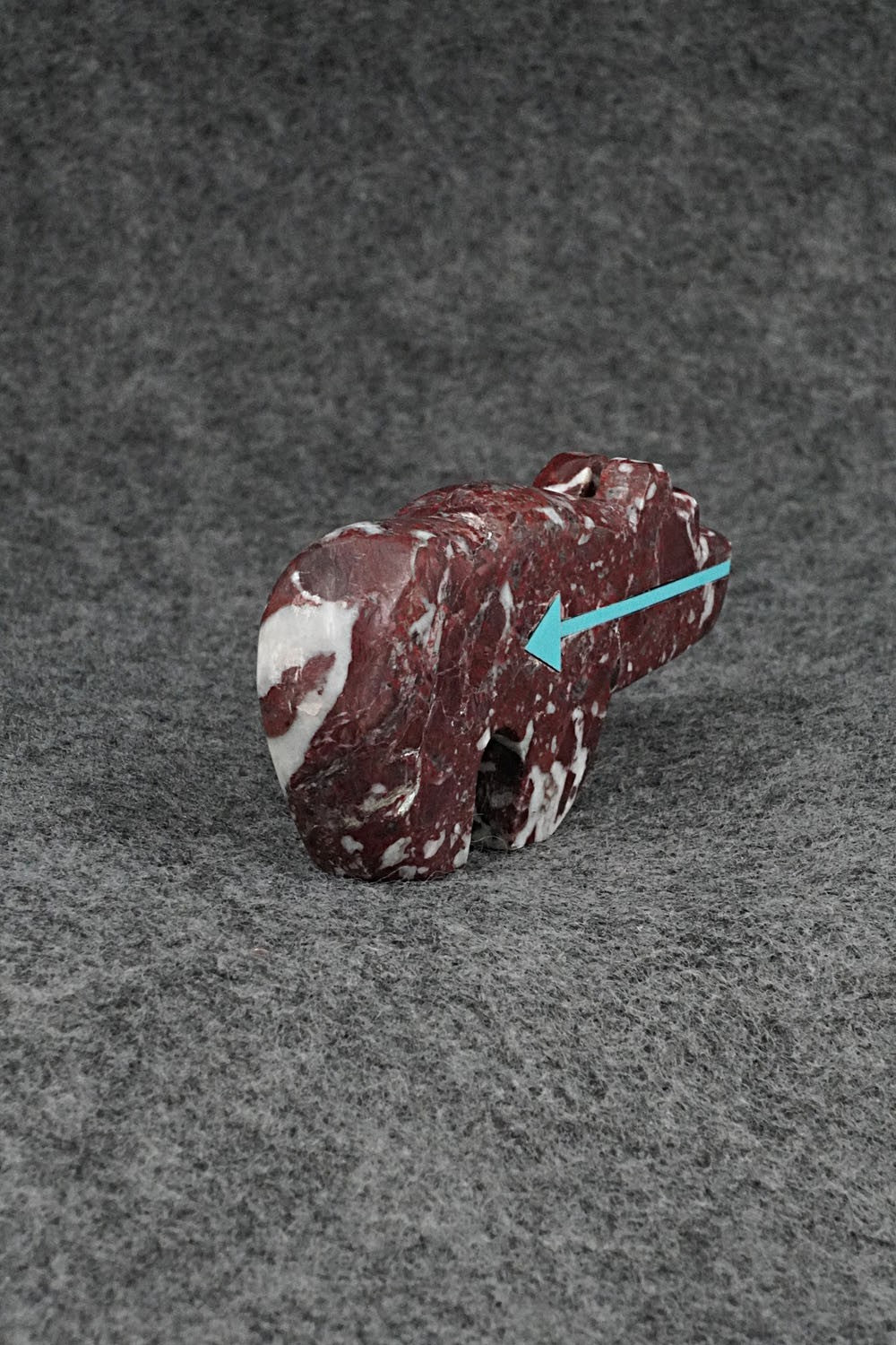 Bear Zuni Fetish Carving - Bernard Laiwakete