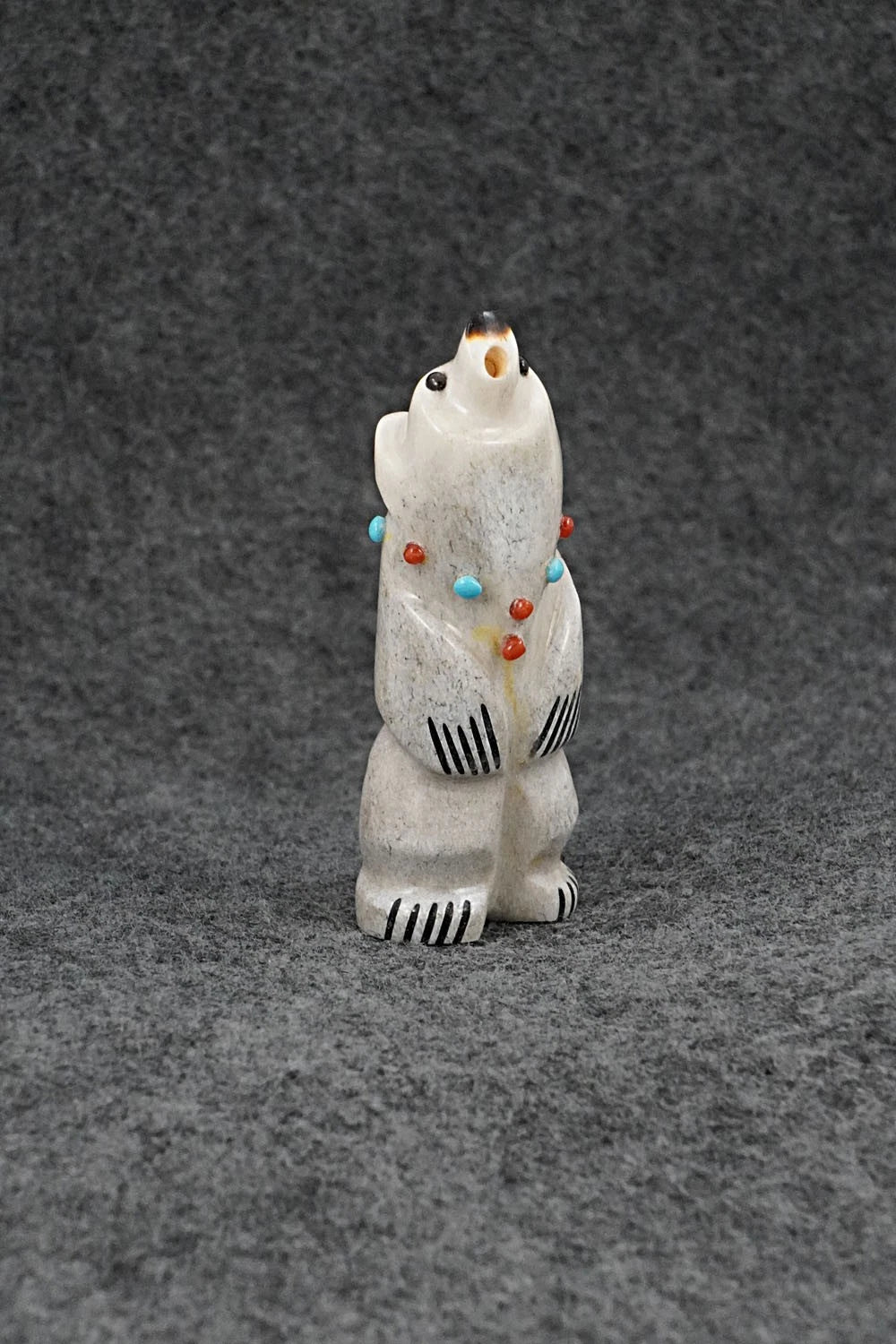 Bear Zuni Fetish Carving - Claudia Peina
