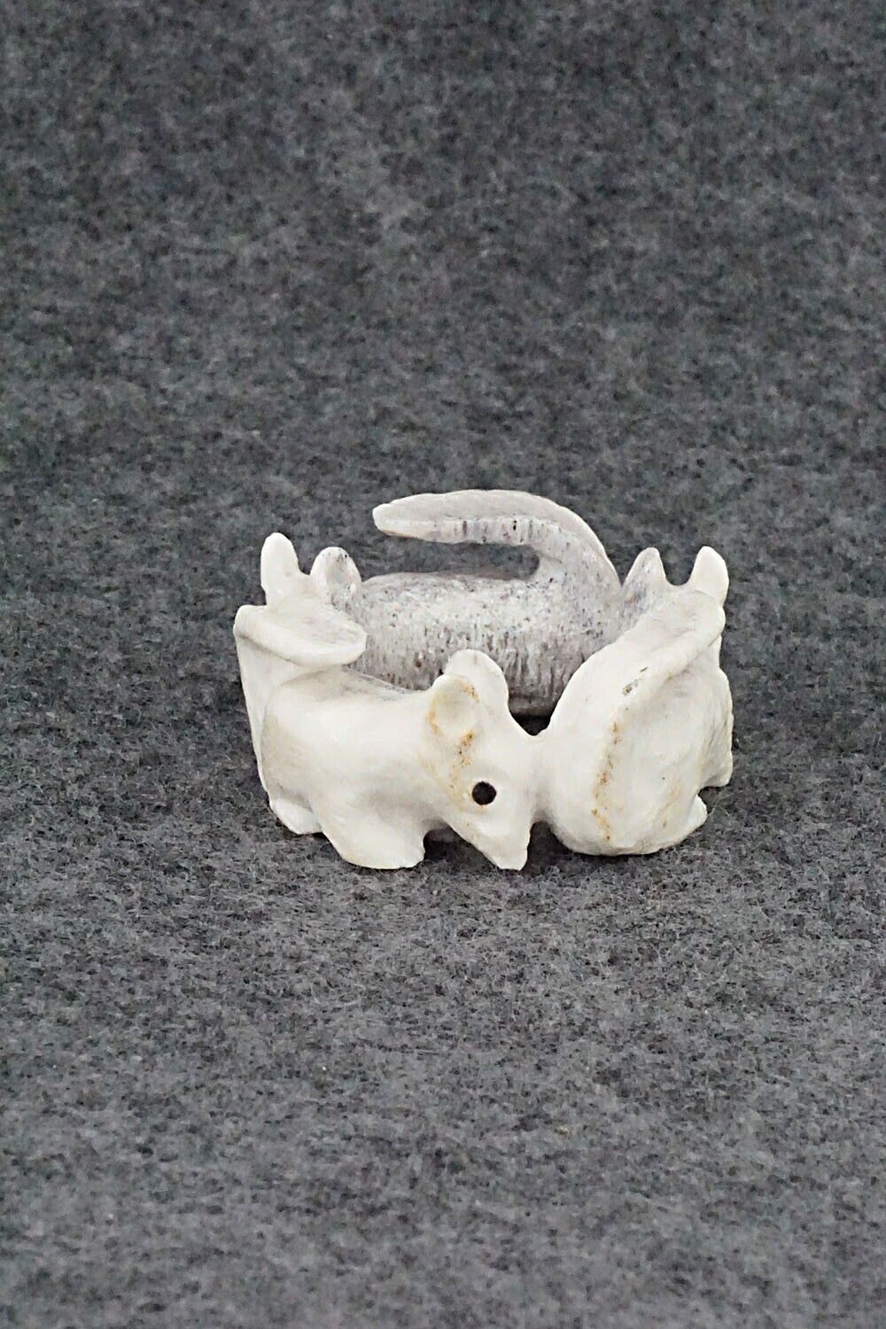 Squirrels Zuni Fetish Carving - Maxx Laate