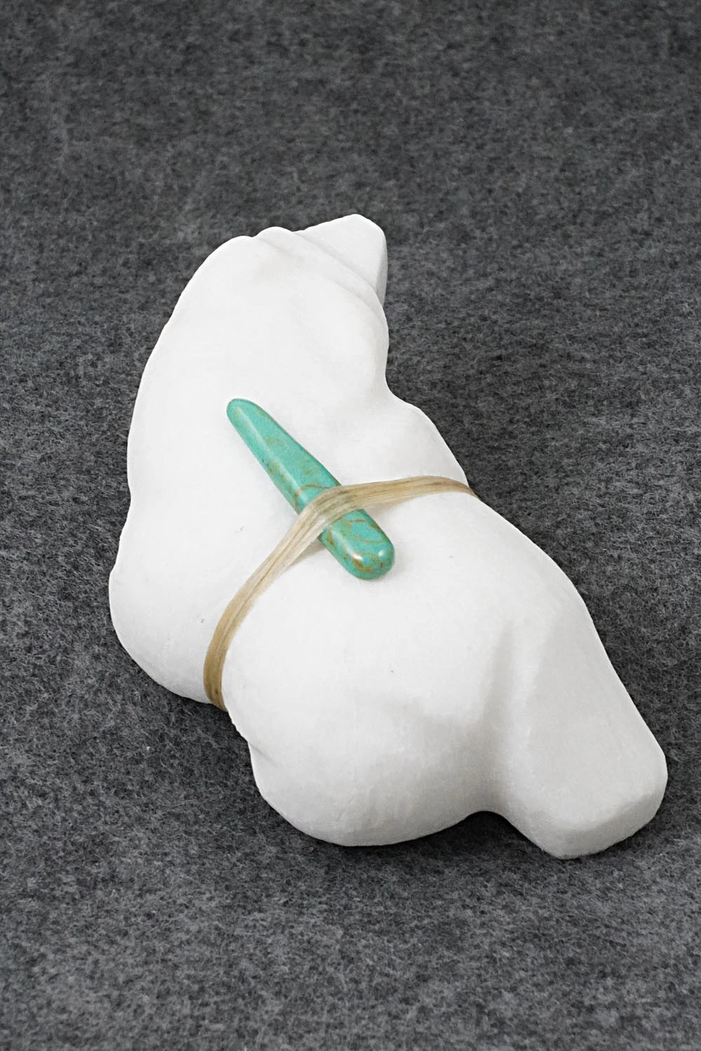 Bear Zuni Fetish Carving - Herbert Halate