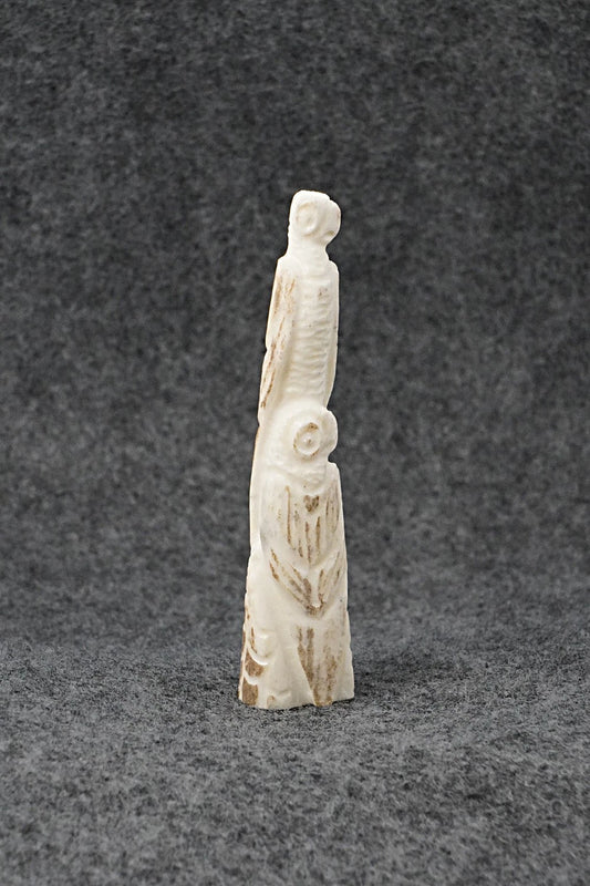 Parrot Zuni Fetish Carving - Maxx Laate
