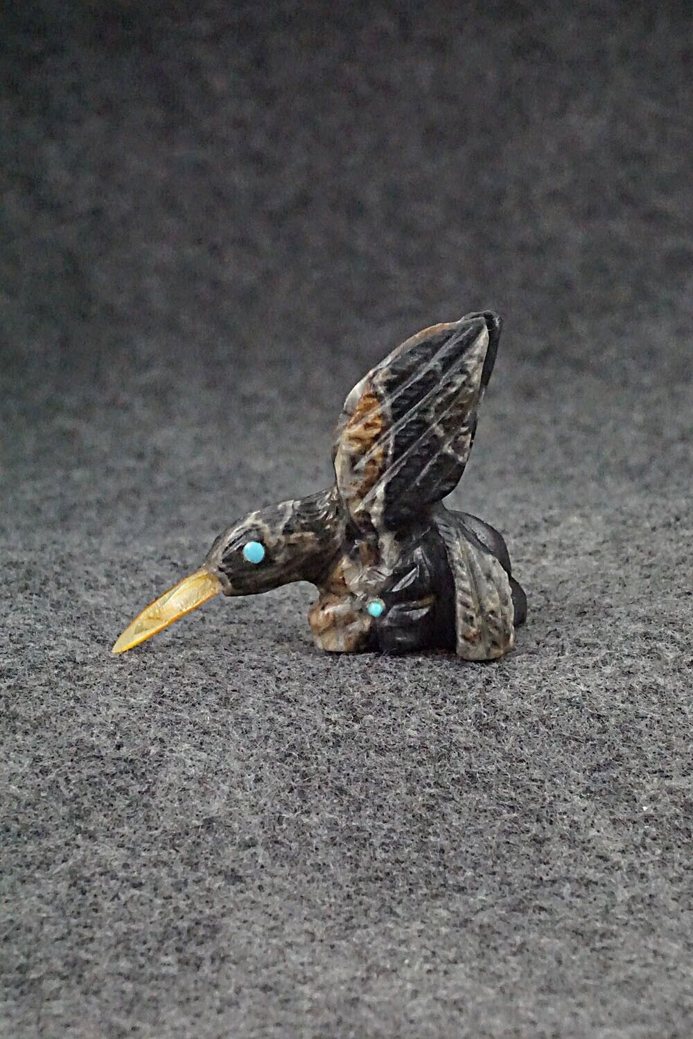 Hummingbird Zuni Fetish Carving - Wilfred Cheama