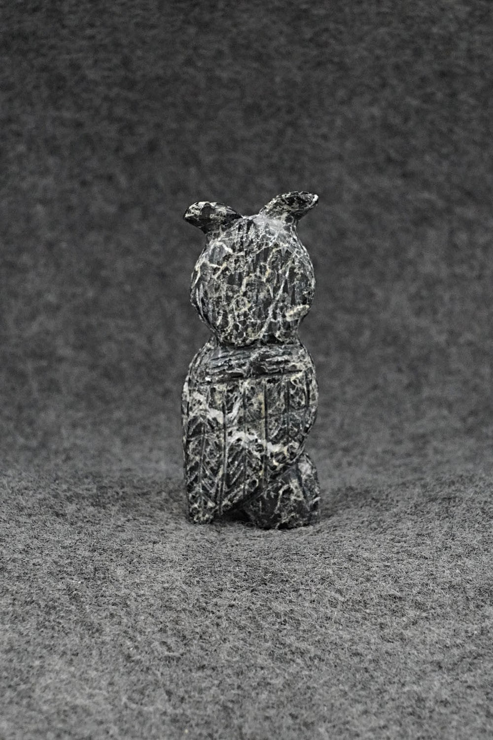 Owl Zuni Fetish Carving - Dannette Laate