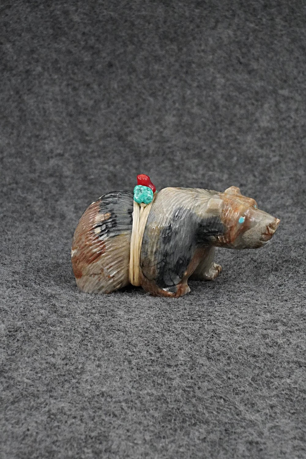 Bear Zuni Fetish Carving - Farlan & Paulette Quam