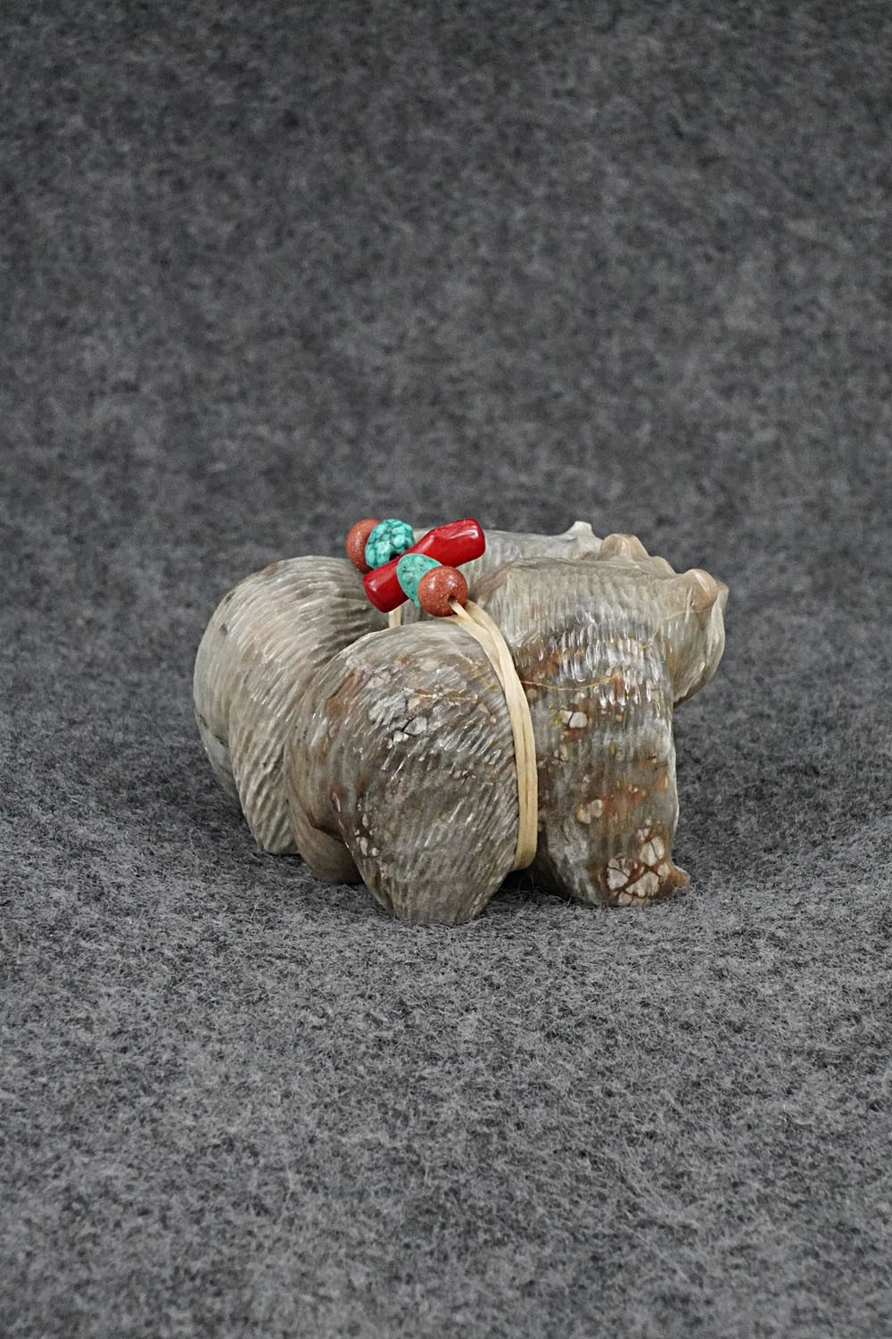 Bear Zuni Fetish Carving - Farlan & Paulette Quam