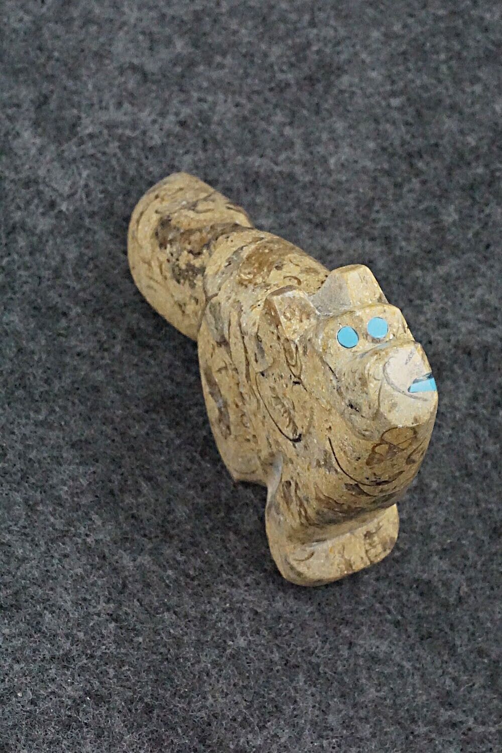Wolf Zuni Fetish Carving - Bernard Laiwakete