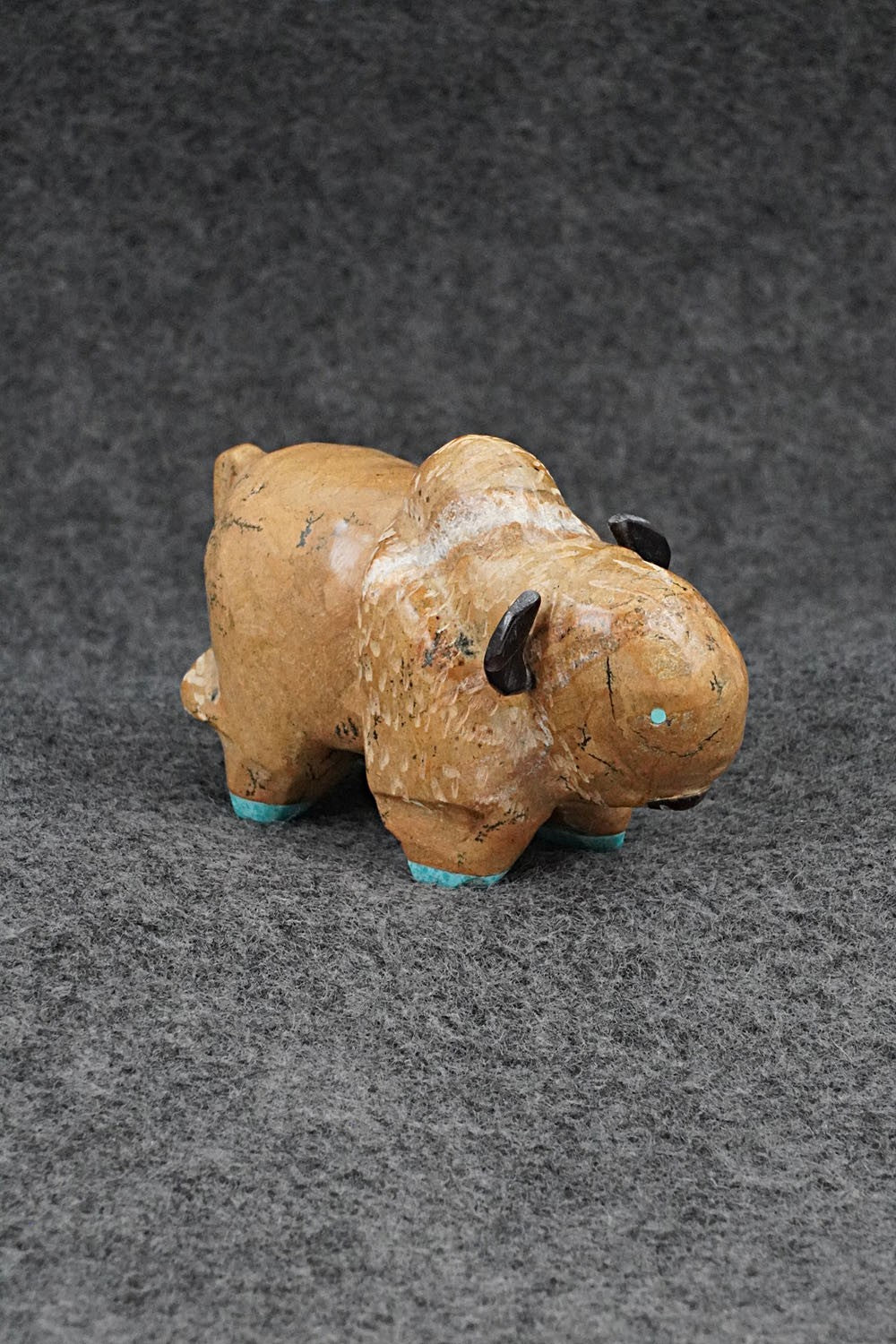 Buffalo Zuni Fetish Carving - Freddie Leekya