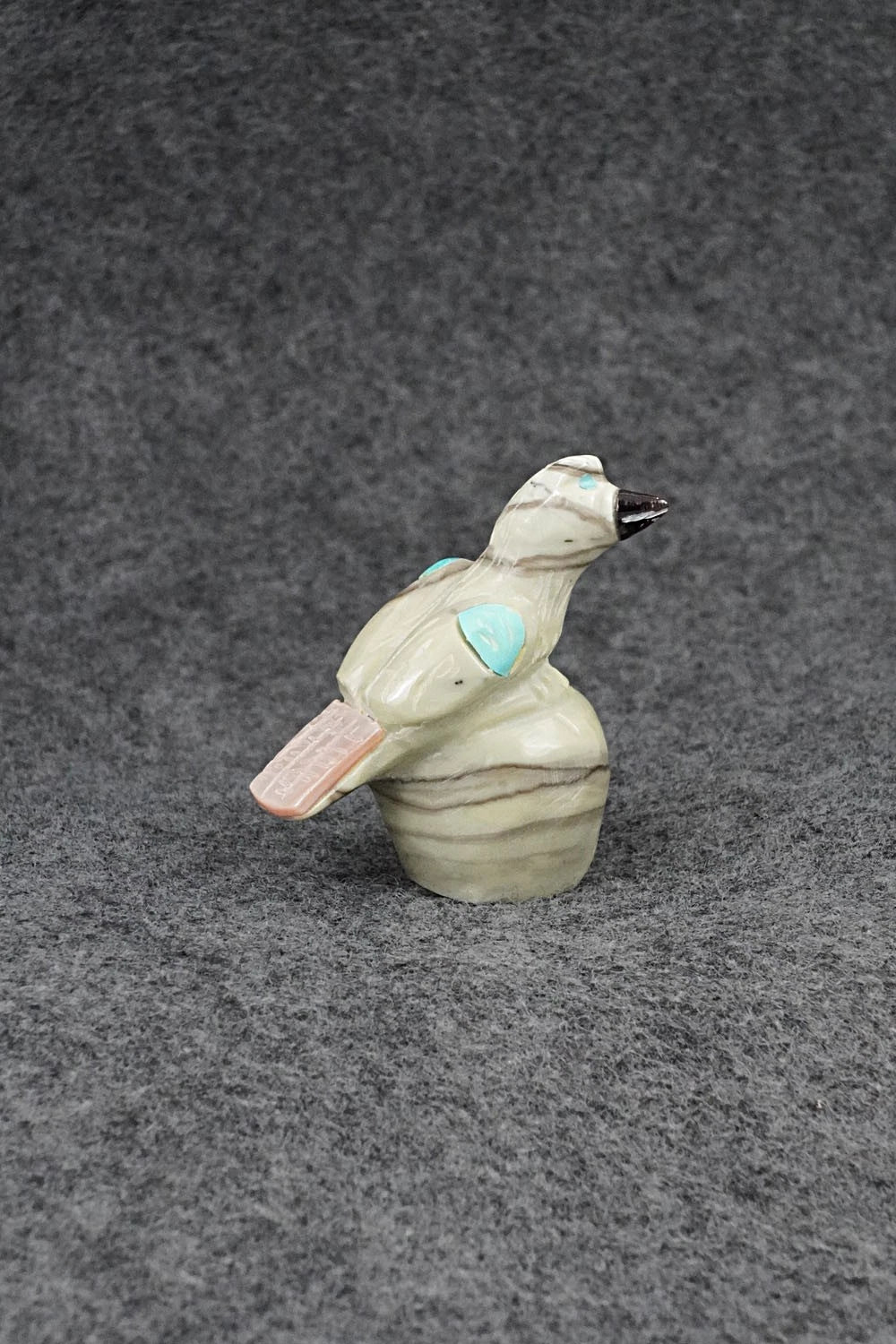 Bird Zuni Fetish Carving - Freddie Leekya