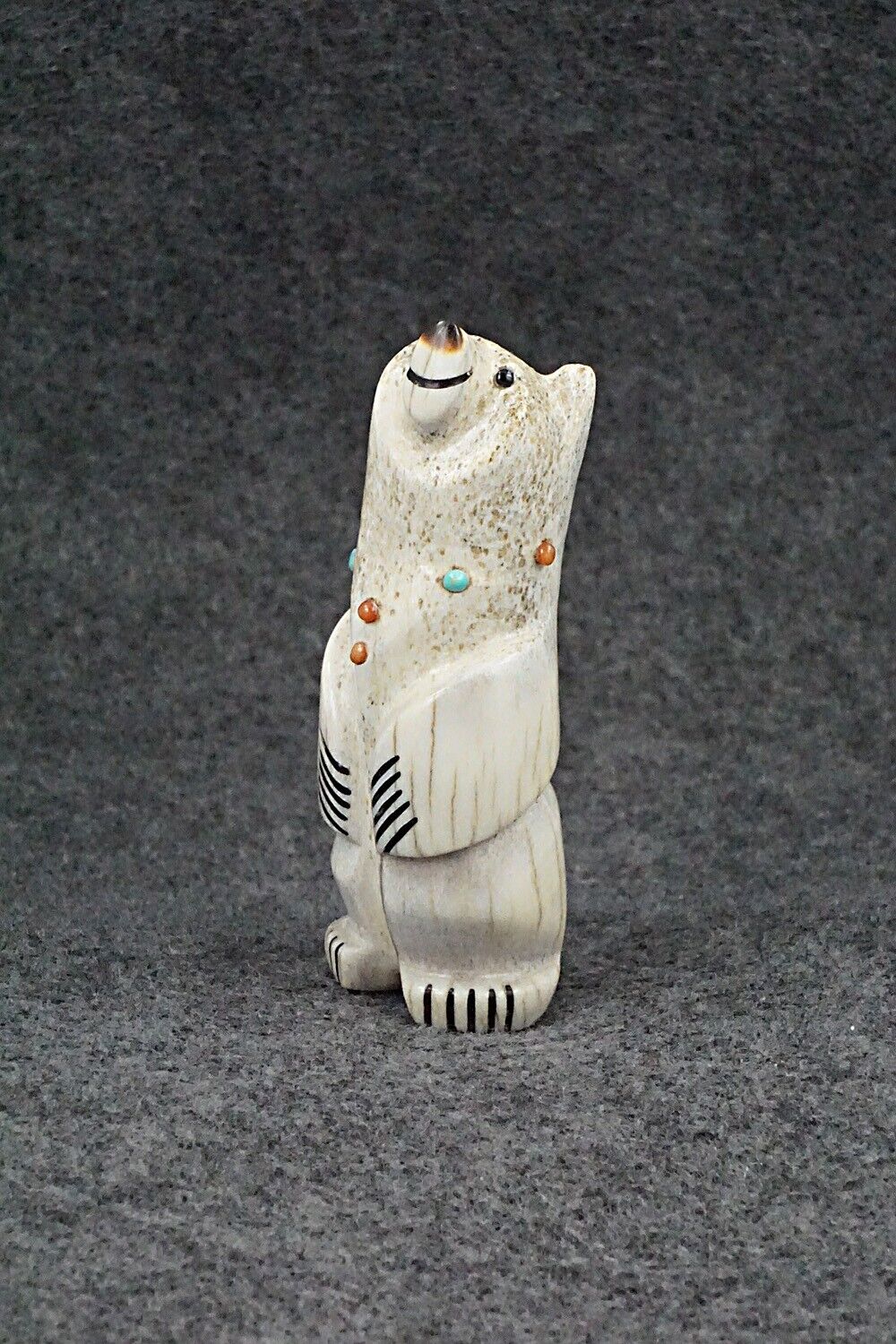 Bear Zuni Fetish Carving - Claudia Peina