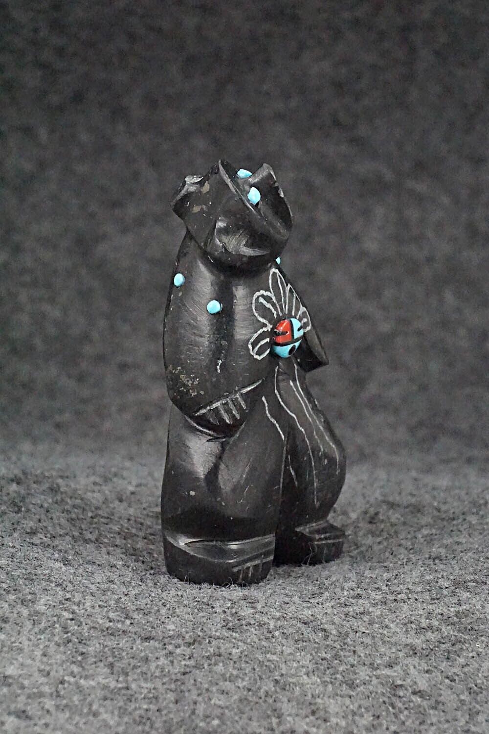 Bear Zuni Fetish Carving - Danette Laate