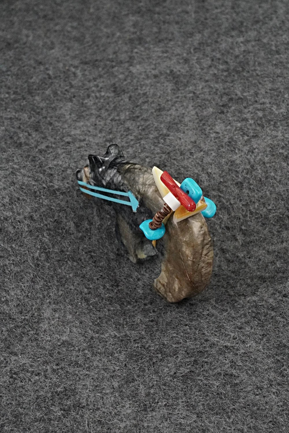 Bear Zuni Fetish Carving - Rodney Laiwakete