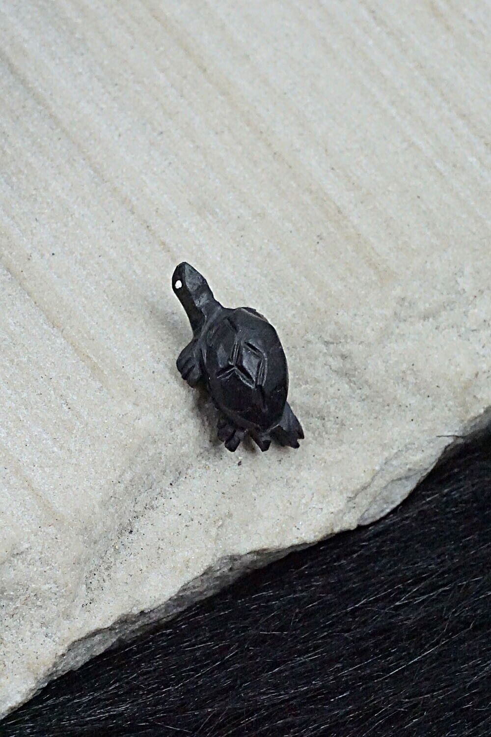 Tiny Turtle Zuni Fetish Carving - Vander Tsethlikai