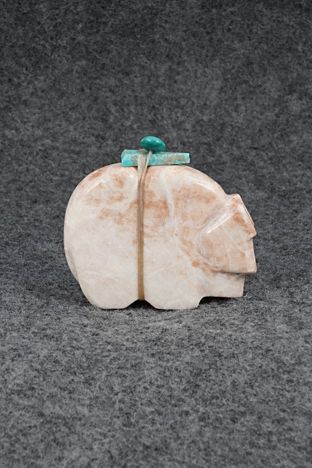 Bear Zuni Fetish Carving - Kinizi Hanawekee