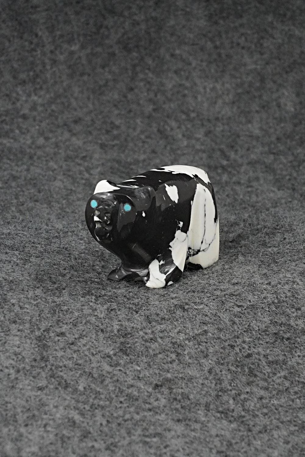 Bear Zuni Fetish Carving - David Chavez