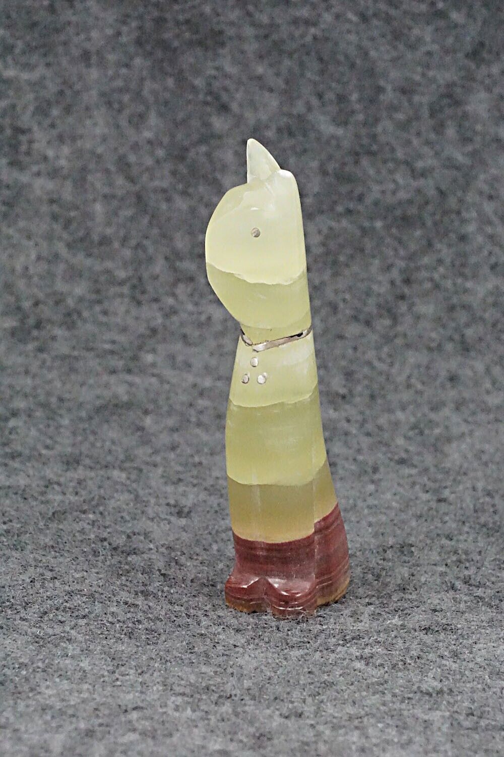 Cat Zuni Fetish Carving - Kenny Chavez