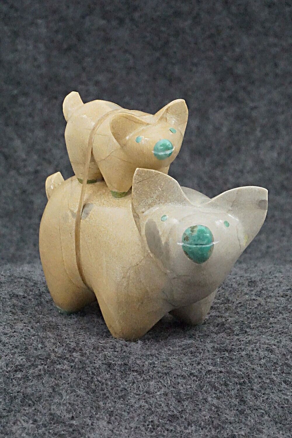 Pig with Piglet Zuni Fetish Carving - Enrike Leekya