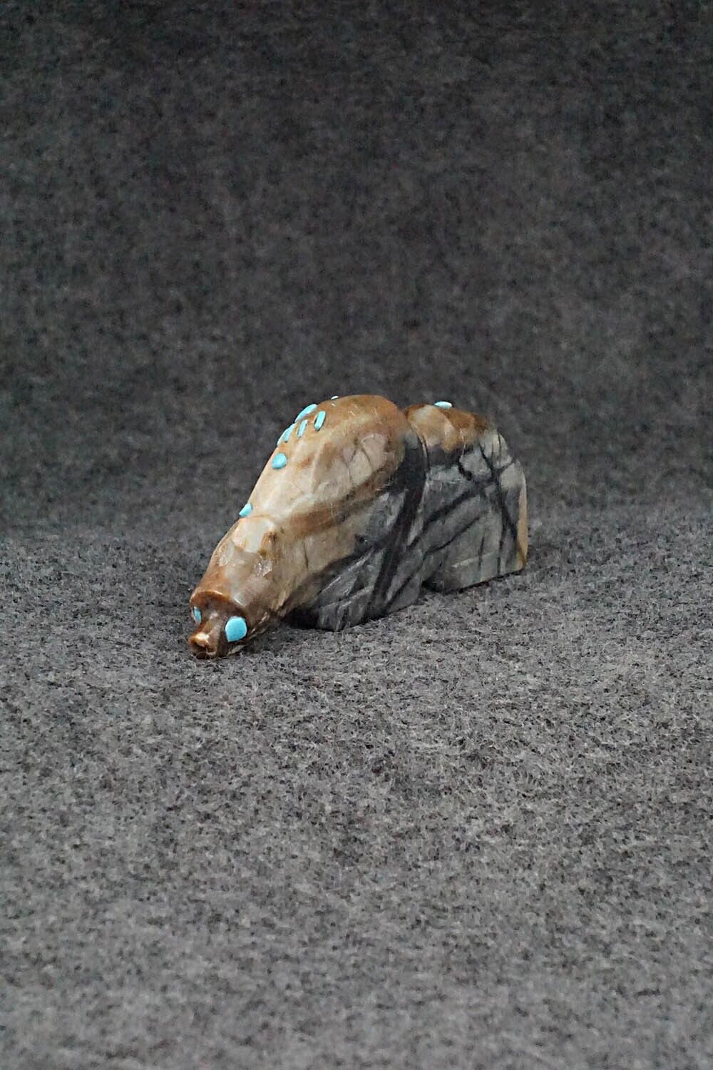 Bear Zuni Fetish Carving - Danette Laate