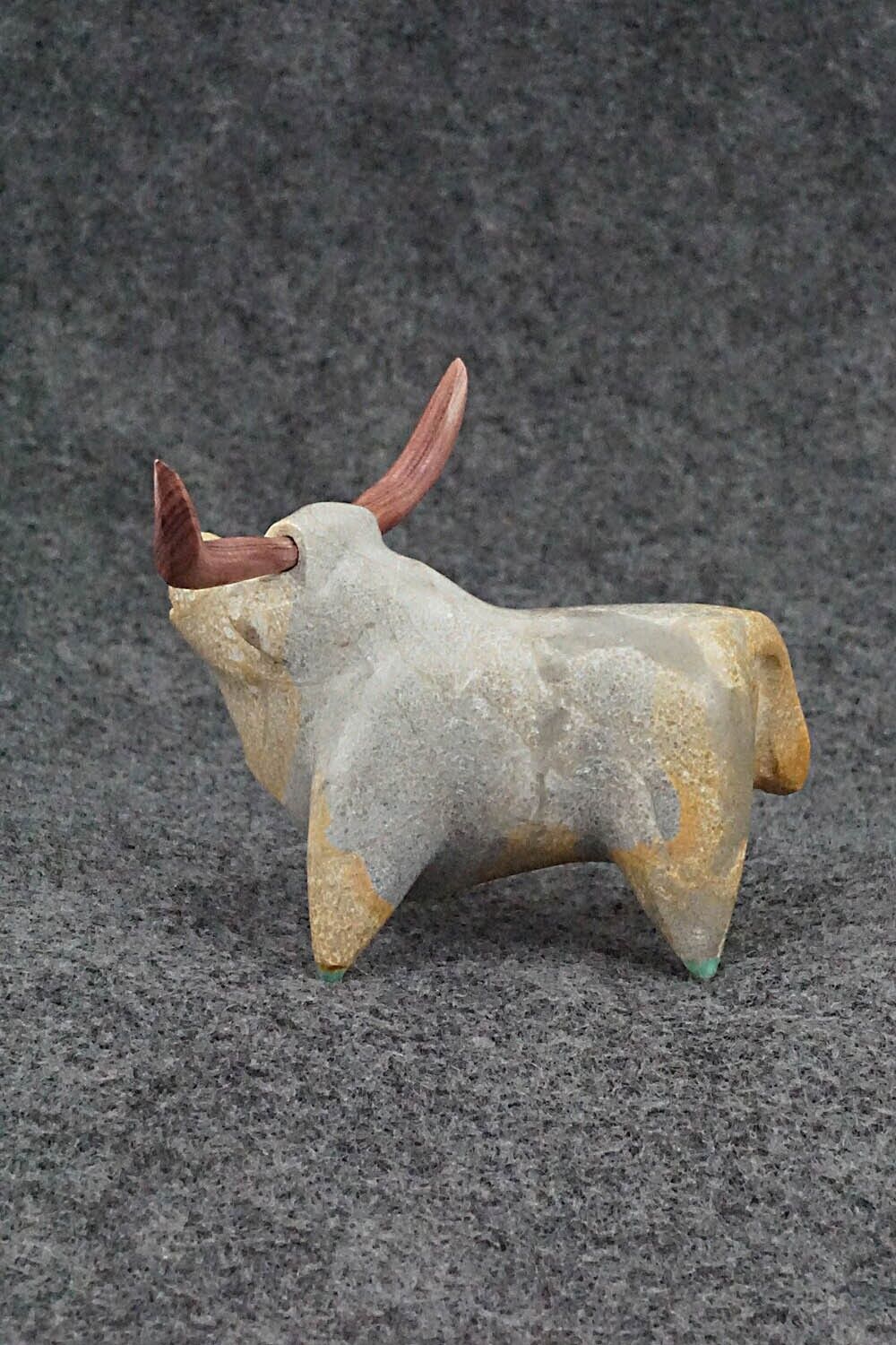 Longhorn Zuni Fetish Carving - Enrike Leekya