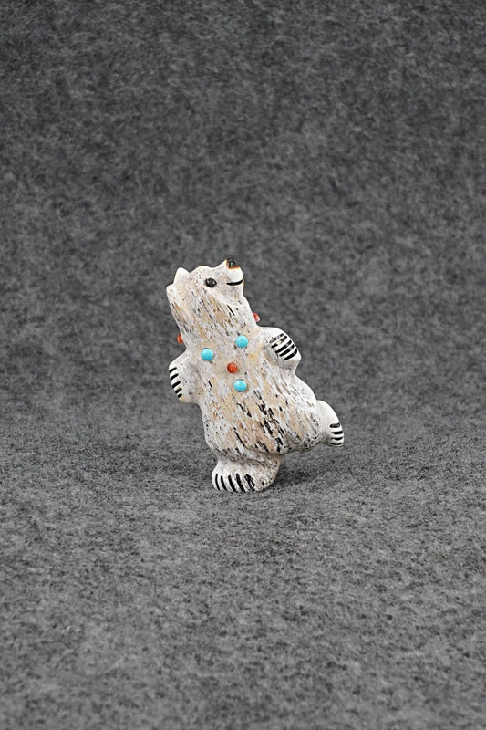 Bear Zuni Fetish Carving - Claudia Peina