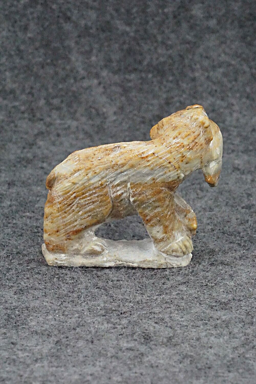 Bear with Fish Zuni Fetish Carving - Derrick Kaamasee