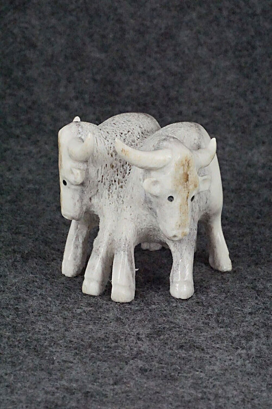 Bulls Zuni Fetish Carving - Maxx Laate