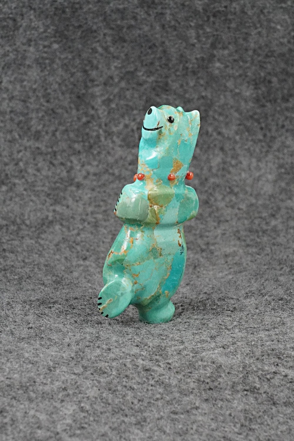 Bear Zuni Fetish Carving - Claudia Peina