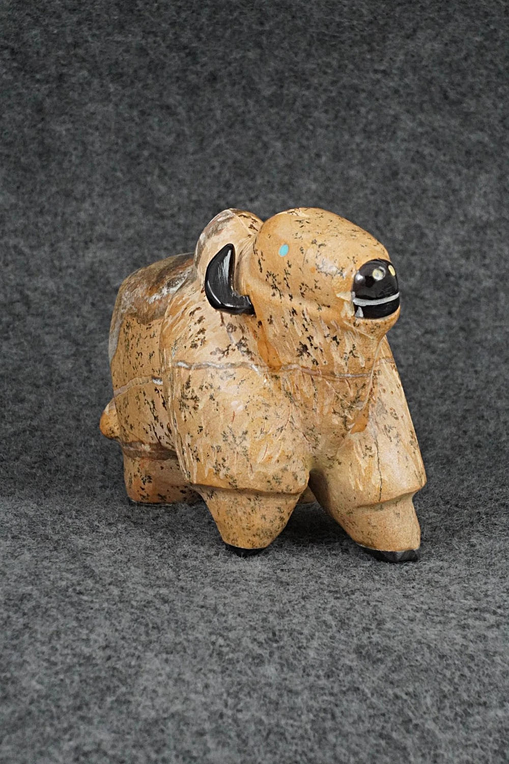 Buffalo Zuni Fetish Carving - Freddie Leekya