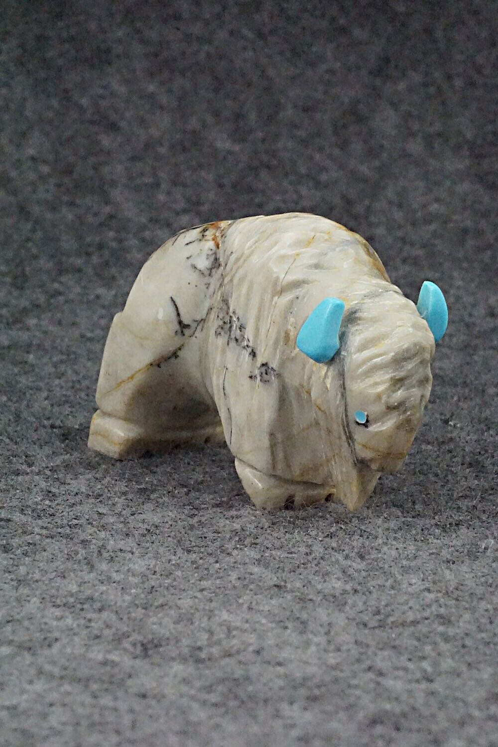 Buffalo Zuni Fetish Carving - Kevin Quam