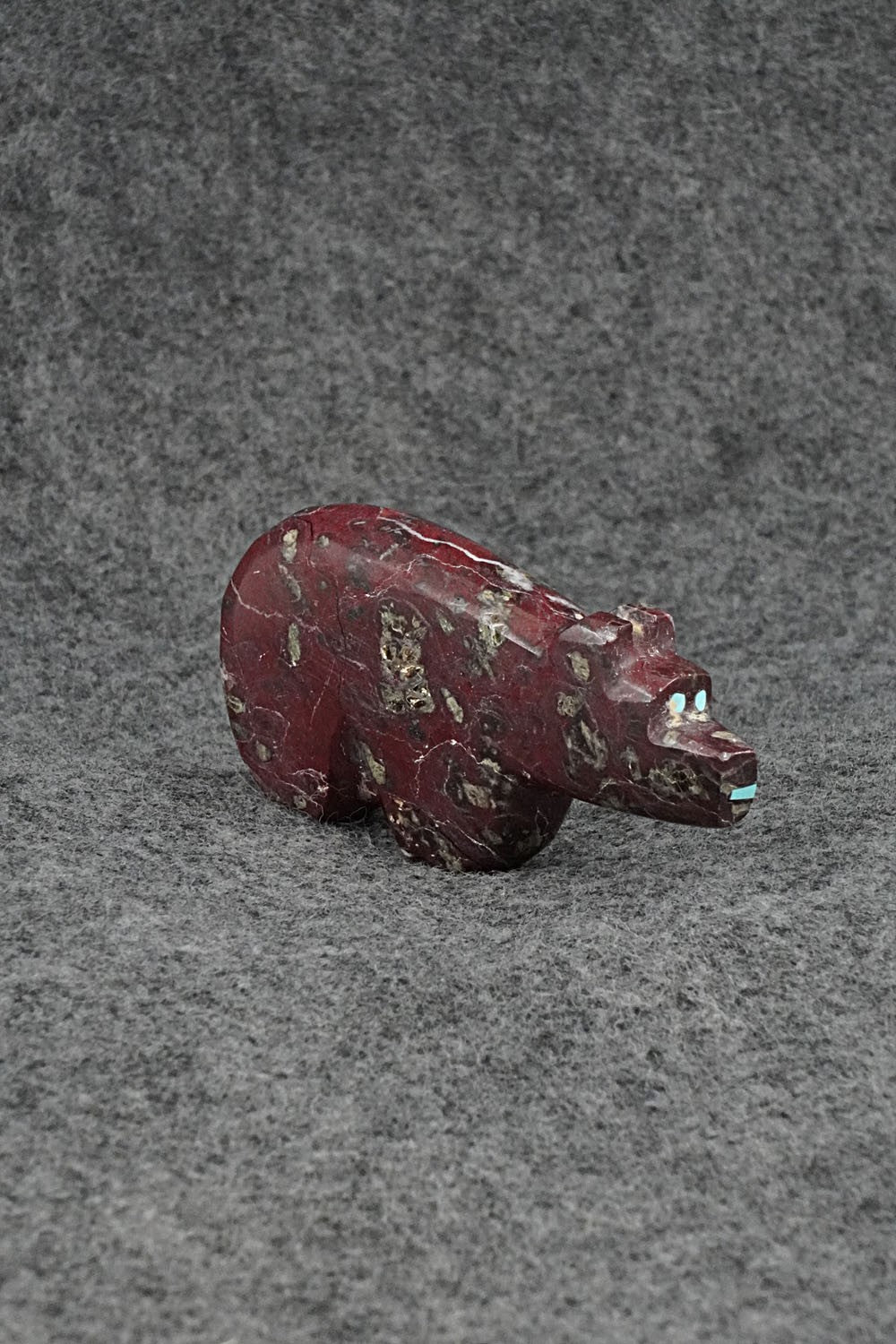 Bear Zuni Fetish Carving - Bernard Laiwakete