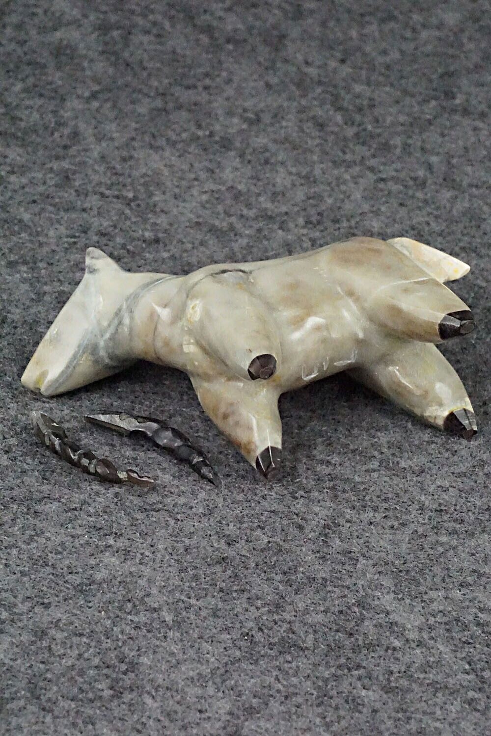 Oryx Zuni Fetish Carving - Enrike Leekya