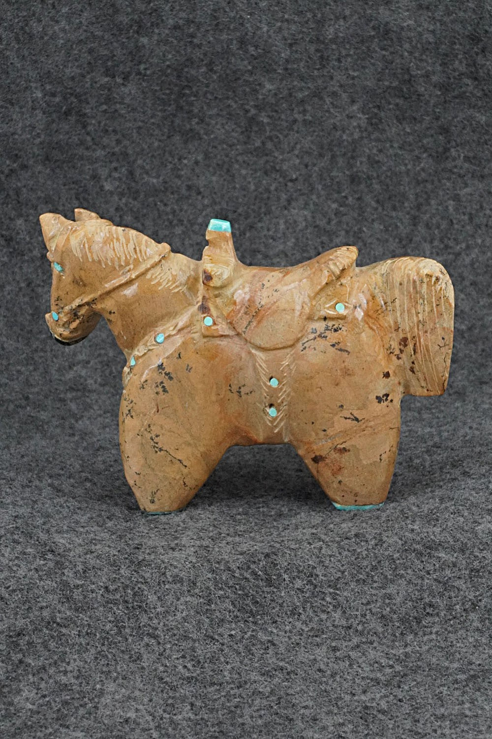 Horse Zuni Fetish Carving - Freddie Leekya