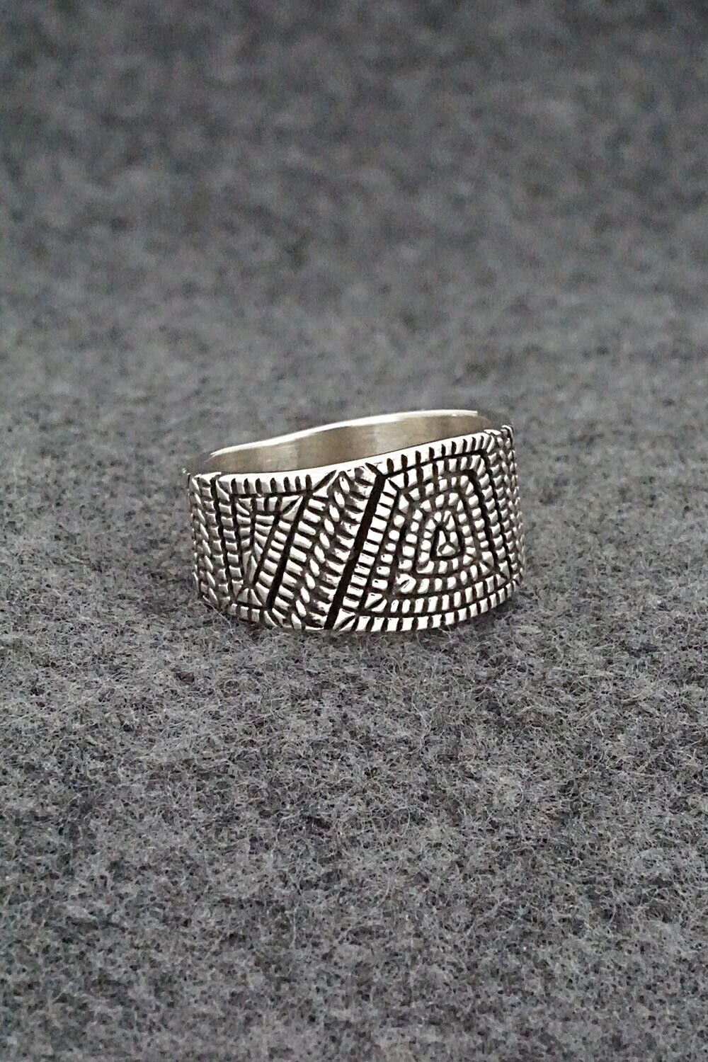 Sterling Silver Ring - Elgin Tom - Size 8